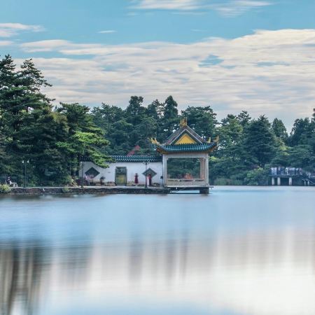 江西廬山、鄱陽湖、景德鎮4天純玩高鐵團  《世界文化遺產》廬山(包索道往返及專用環保車)、鄱陽湖遊船、潯陽樓、世界瓷都~景德鎮、古窯民俗博覽區(清朝古窯複燒儀式、 DIY陶瓷、欣賞瓷樂表演)、李公堤