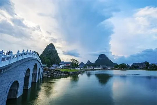 鐘山百里水墨畫廊