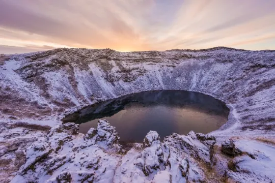 冰島_巨盆火山_火山湖冬天