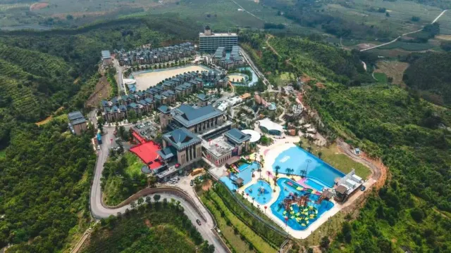 龍泰翁山源溫泉城