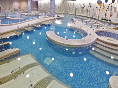 高雄義大皇家酒店室內水療池