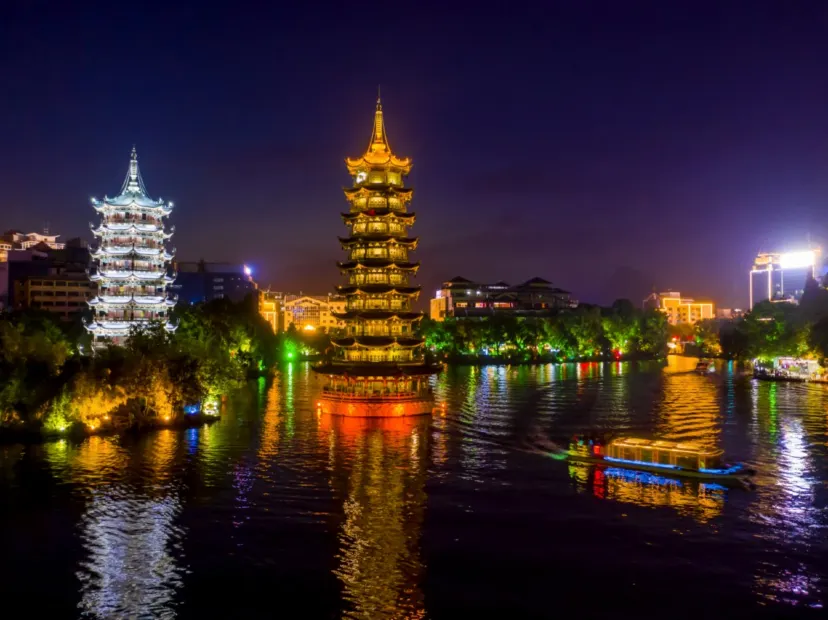 夜遊四湖