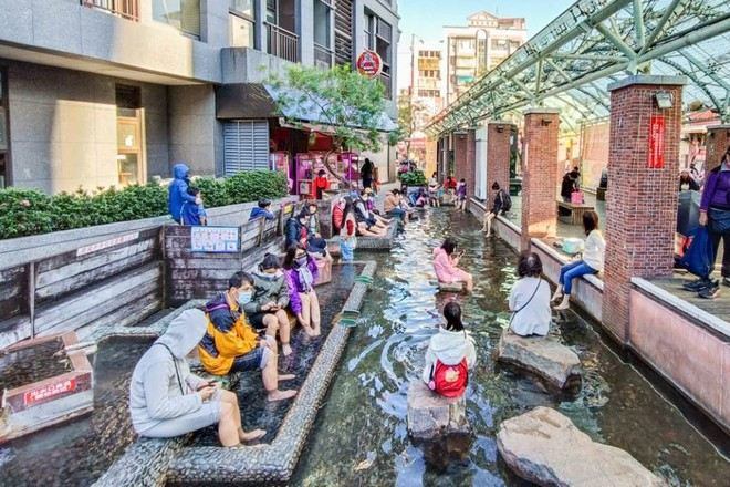 湯圍溝溫泉公園(泡腳體驗)