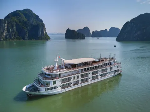 Paradise Legacy Cruise