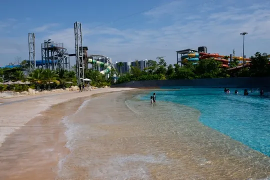 全新水上樂園 Gamuda Cove SplashMania