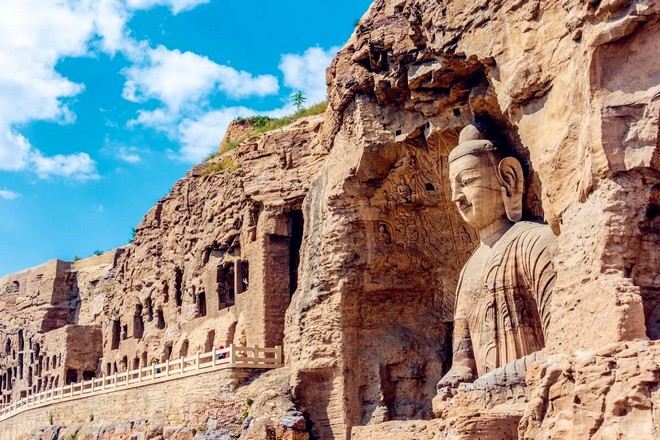 雲岡石窟
