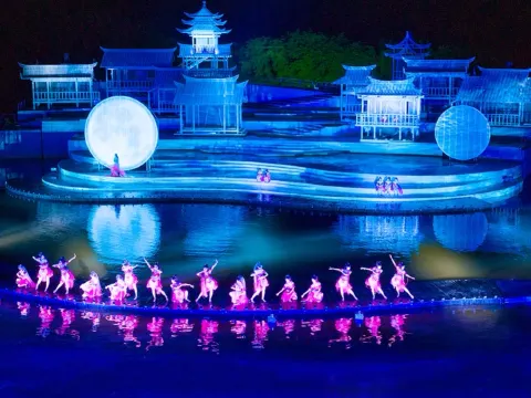 鳳凰樂土·山水麗人