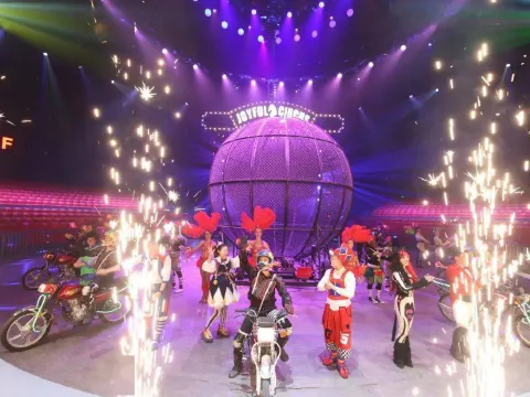 融創國際大馬戲