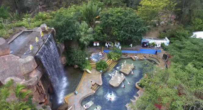 新會古兜湖景溫泉