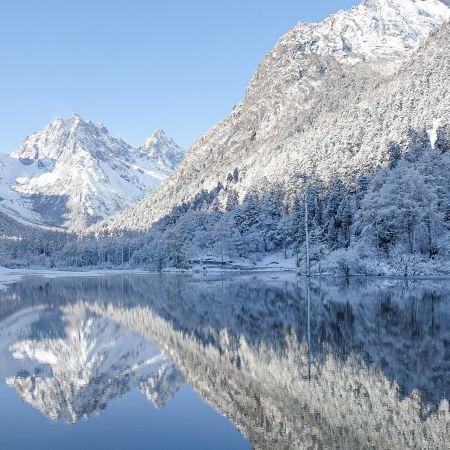 【5鑽】《九寨溝‧四姑娘山》醉美童話美景深度遊  九寨溝、牟尼溝(鈣化疊瀑)(12-2月)、東方阿爾卑斯山~四姑娘山、臥龍國家級自然保護區、都江堰、City Walk 漫遊成都8天豪華團