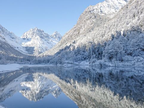 【5鑽】《九寨溝‧四姑娘山》醉美童話美景深度遊  九寨溝、黃龍(11月)/牟尼溝(12月起)、東方阿爾卑斯山~四姑娘山、臥龍國家級自然保護區、都江堰、City Walk 漫遊成都繁華景象8天豪華團