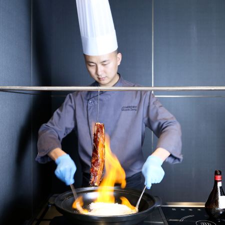 奢華美饌盛宴《國際品牌Le Méridien 酒店名廚現場製作～火焰蜜汁叉燒+鮑汁扣鵝掌燴鮑魚(位上)》保證入住中山國際品牌 Le Méridien 酒店(永安貴賓尊享辦理入住專櫃)中山美食純玩2天團