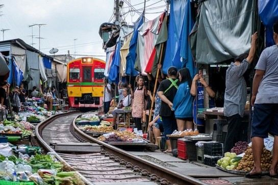 Mae Klong火車鐵路市場