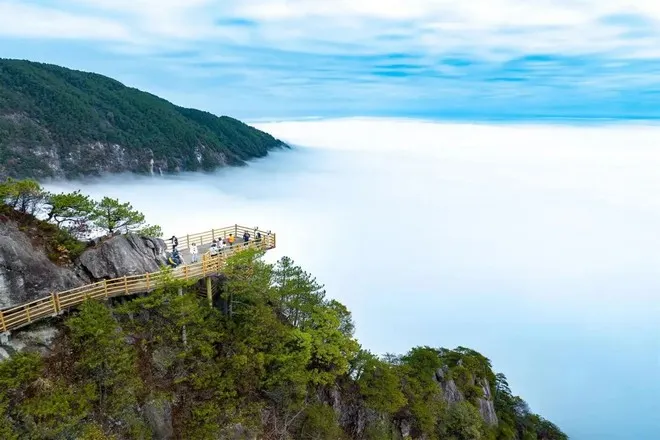 明月山
