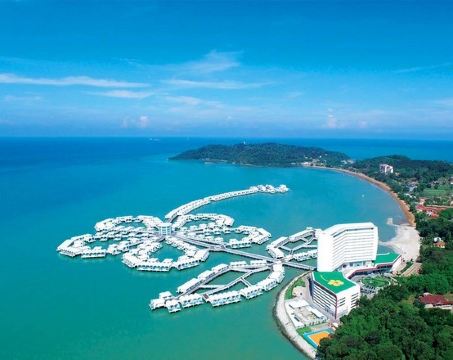 吉隆坡+吉膽島 度假美食5天團   【 保證入住大紅花豪華海上度假村《永安尊享》Premium Pool Villa (Sea View)、「世界文化遺產」馬六甲古城 娘惹服裝漫遊古城體驗】