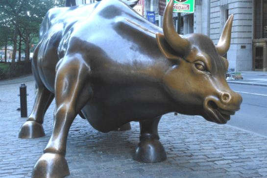 銅牛雕像