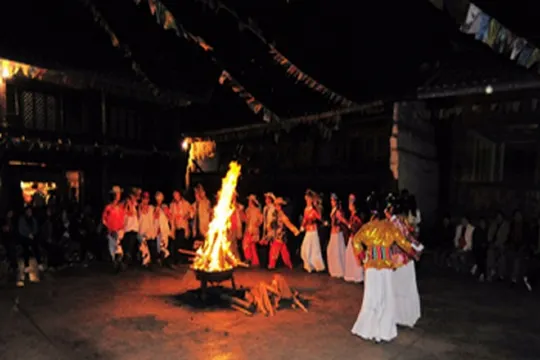 瀘沽湖篝火晚會