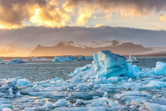 傑古沙龍冰河湖
