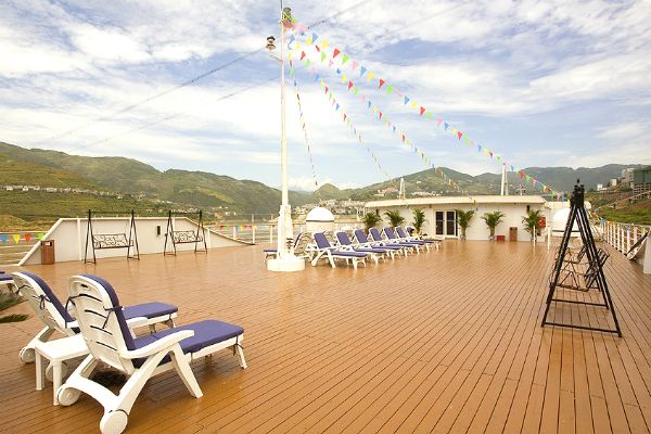 世紀鑽石陽光甲板