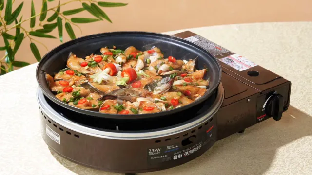 蔥油鬆葉蟹（每席一隻）+（位上）過橋象拔蚌+古法香茅焗脆皮鱔