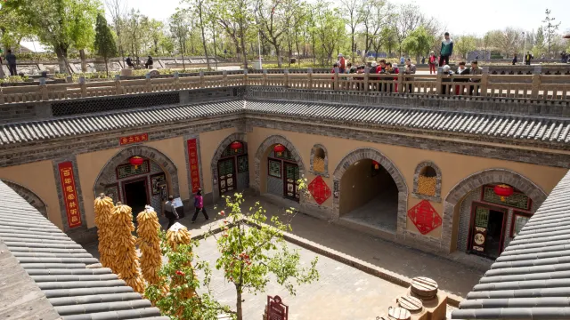 陝州天井地坑院