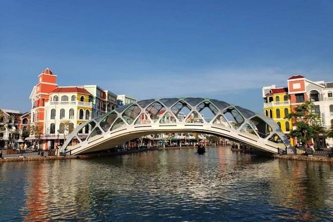 著名地標不夜城~ Grand World