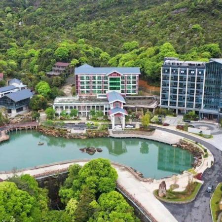 《永安獨家． 韓山硒湖雲頂度假酒店》賞千畝高山茶園、嚐【高山茶皇宴】 保證入住國際品牌~汕尾海迪溫德姆酒店+【酒店自助晚餐】紅海灣遮浪旅遊區(打卡．海上古堡咖啡)汕尾梅州純玩3天團