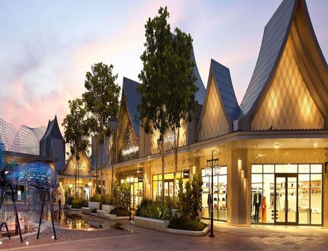 Outlet Central Village official