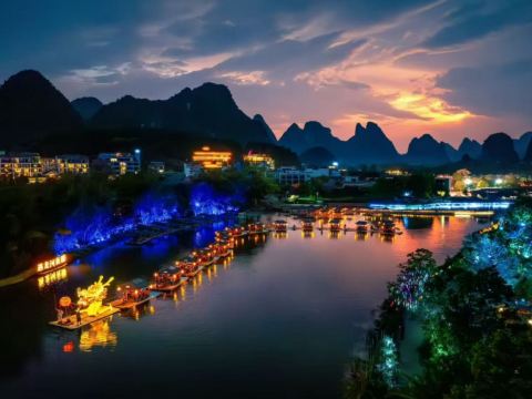 遇龍河金龍巡游