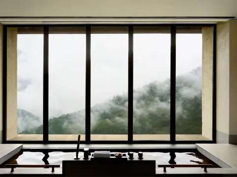 九寨溝日賽谷麗思卡爾頓隱世酒店_主卧泡池