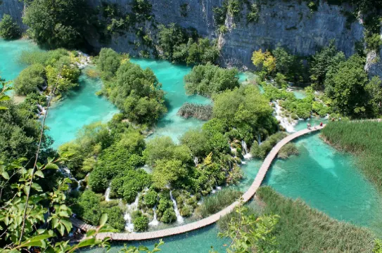 十六湖國家公園