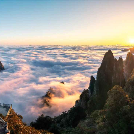 《四季如畫~莽山+高鐵往返》連續2晚保證入住莽山森林溫泉度假酒店+「諾亞方舟」懸崖溫泉 「莽山國家森林公園」 【莽山瑤族十八碗特色風味宴】莽山美景純玩3天團