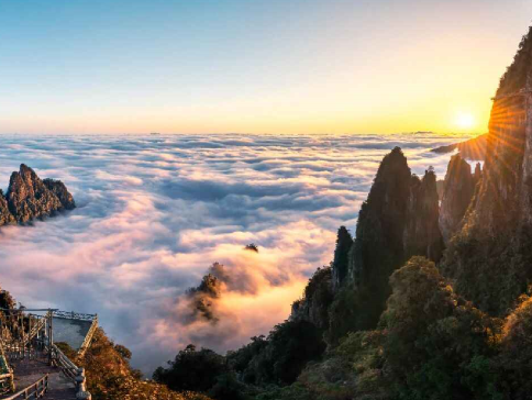 《四季如畫~莽山+高鐵往返》連續2晚保證入住莽山森林溫泉度假酒店+「諾亞方舟」懸崖溫泉 「莽山國家森林公園」 【莽山瑤族十八碗特色風味宴】莽山美景純玩3天團