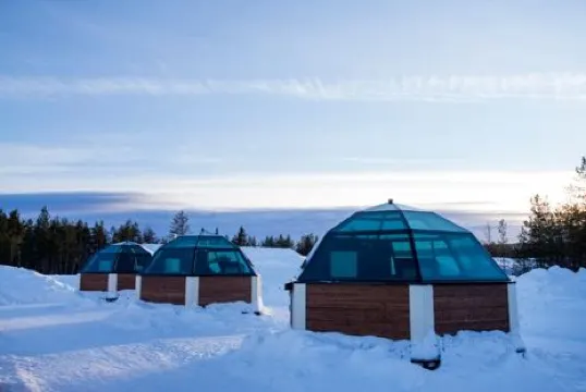 北極光酒店Arctic Snow Glass Igloo