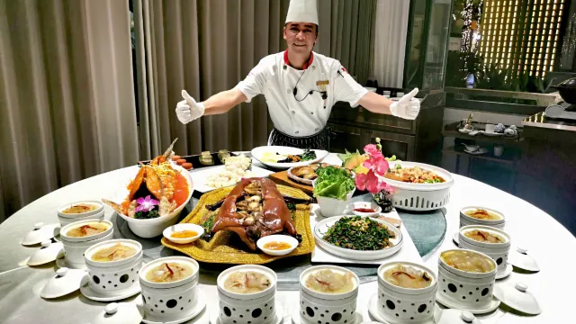 招牌砂鍋濃湯雞煲翅