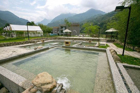 翩翩泰安~山景溫泉