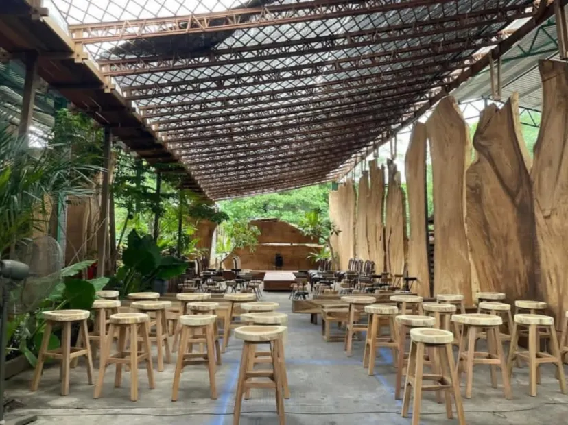 新源隆原木咖啡館