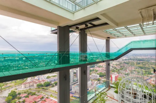 Sky Tower玻璃走廊及懸空伸展台