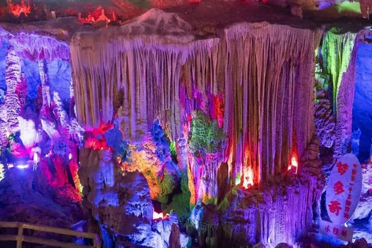 龍山夢多奇溶洞