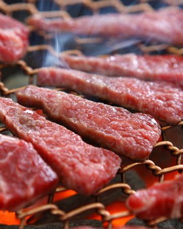 首爾地道韓食體驗5天之旅 ※早鳥報名*「傳統小菜」餐桌韓定食 ; 「優質食材」韓牛1++燒烤; 「惹味之選」春川鐵板炒雞 ; 【藍絲帶精選餐廳】禮新羅參雞湯;「海之鮮味」鷺梁津水產市場~季節海鮮料理
