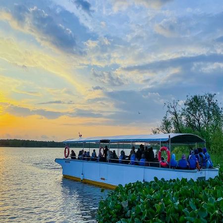 【4鑽】吉隆坡+怡保+安順 美景5天之旅 《自然生態奇觀~乘船觀賞霹靂河夕陽美景、白鳥歸巢、釣蝦體驗 + 地道人氣美食》