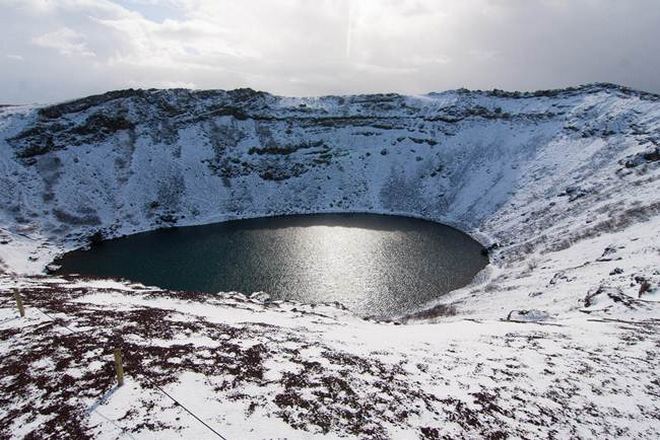 巨盆火山~火山湖