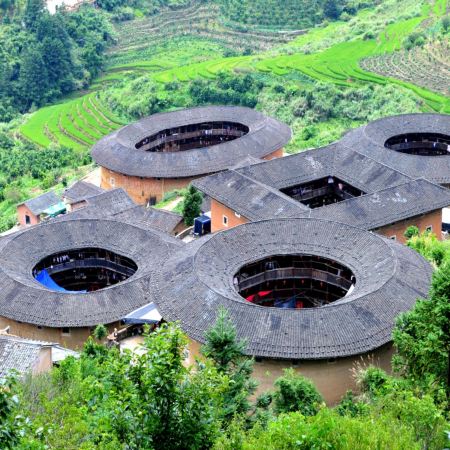 【5鑽】閩韻茶香(漳浦、漳州、長泰) 溫泉美饌4天純玩高鐵團  天福茶博院(賞中日韓三國茶道表演)、茶園體驗非遺採茶+制茶、南靖田螺坑土樓群、普照禪寺、保證1晚半月山溫泉酒店、品天下第一鮮~河豚宴