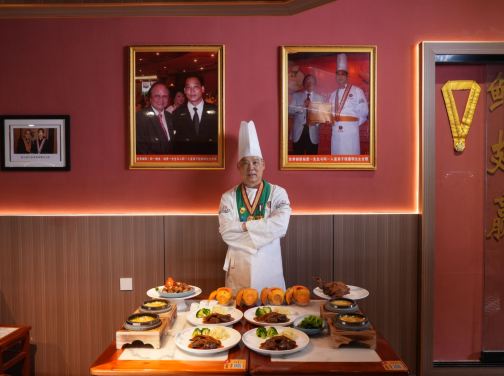 《永安專享》粵港澳名廚~程建明主理【堂做金湯石鍋翅(位上)(足三両翅)+黃金鮑魚扣鵝掌(位上)】(保證4人一圍) 保證入住國際品牌鶴山方圓福朋喜來登酒店 鶴山美食純玩2天團 《永安專享》粵港澳名廚~程建明主理【堂做金湯石鍋翅(位上)(足三両翅)+黃金鮑魚扣鵝掌(位上)】(保證4人一圍) 保證入住國際品牌鶴山方圓福朋喜來登酒店 鶴山美食純玩2天團