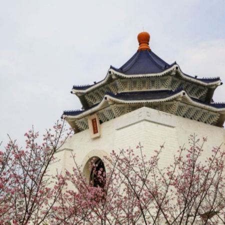  台北+宜蘭玩樂體驗4天團 幾米廣場、溪和水產 、深坑老街、饒河街夜市、望龍埤風景區、冬山河親水公園、溪和水產觀光工廠 (田媽媽海膳廚房)、深坑老街、饒河街夜市、士林官邸花園、四四南村、中正紀念堂