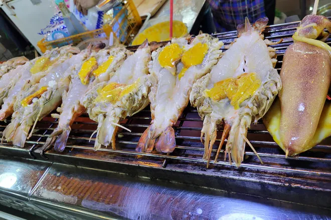吞武里海鮮巿場