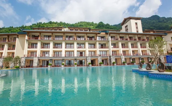 寶晶宮天鵝湖度假酒店 