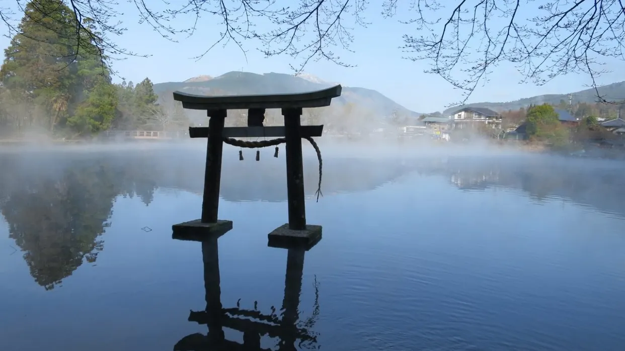 金鱗湖