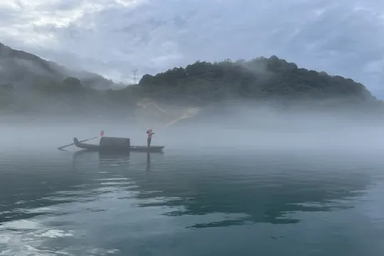 霧漫小東江