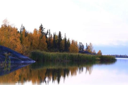 乘船暢遊大奴湖(秋季行程適用)